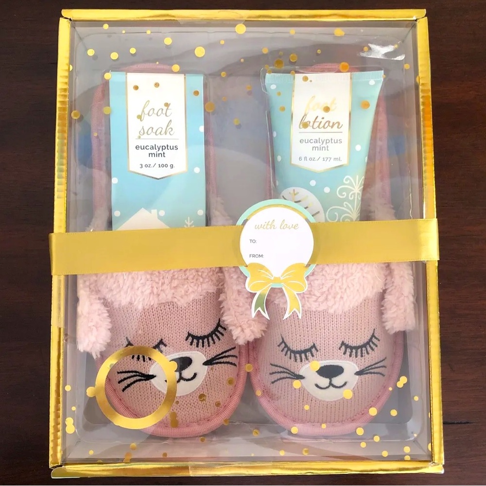 Goldessence bath and body collection- Foot therapy pink cute fluffy slipper set